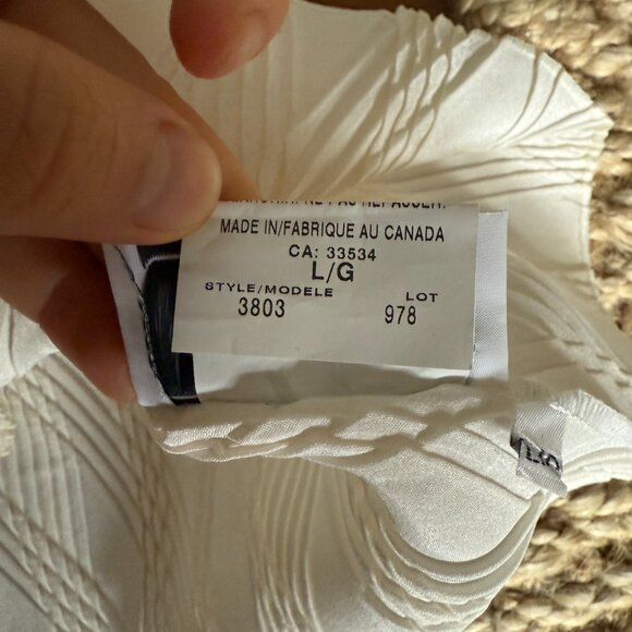 Vintage White Tank Top - Picture 3 of 5